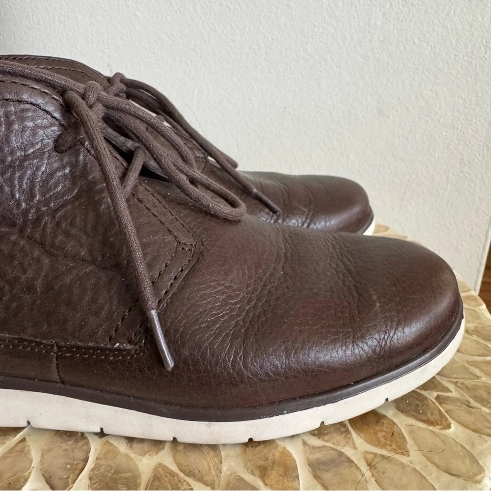 Ugg Freamon Men's Espresso Brown Leather Chukka Boots size 9